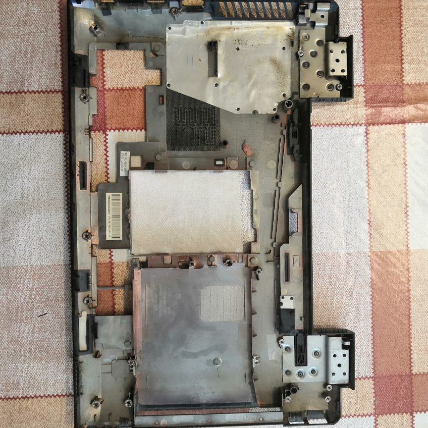Поддон корпус lenovo b570e