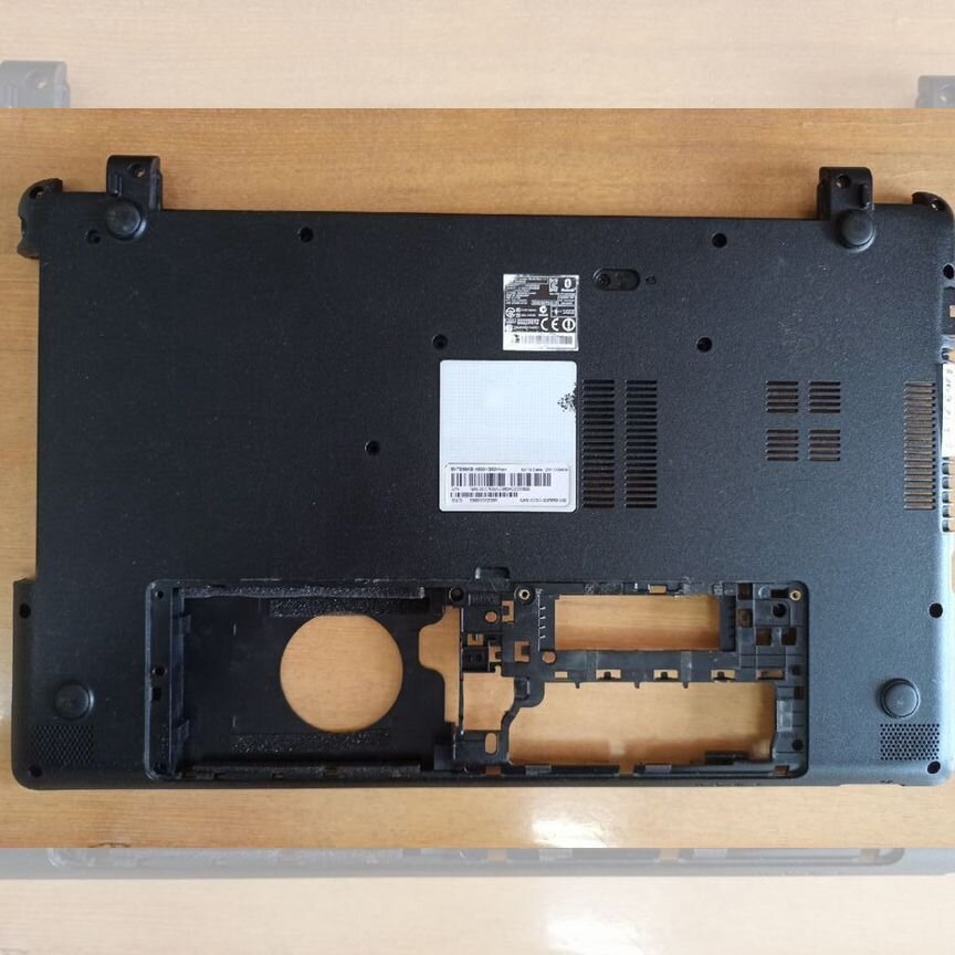 Поддон на packard bell EasyNote ente69KB