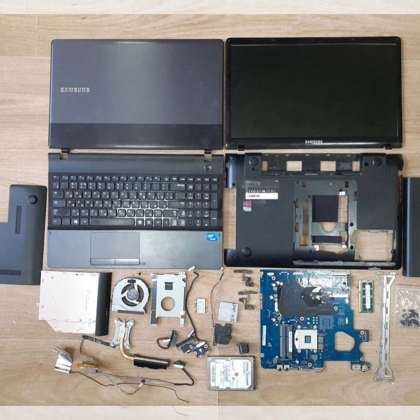 Разбор ноутбука запчасти Samsung np300e5c