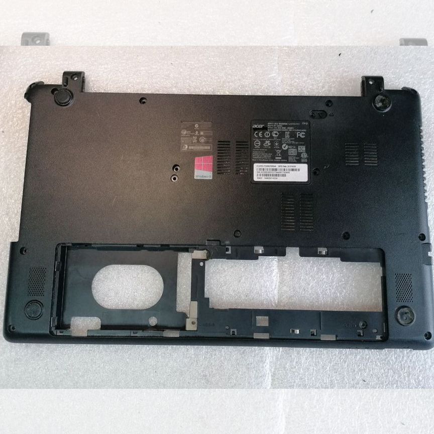 Acer e1-570g Поддон