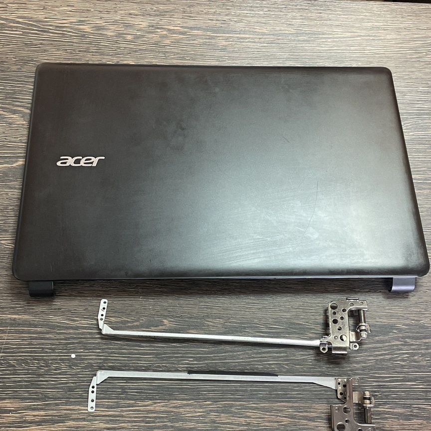 Крышка матрицы и петли acer e1-522
