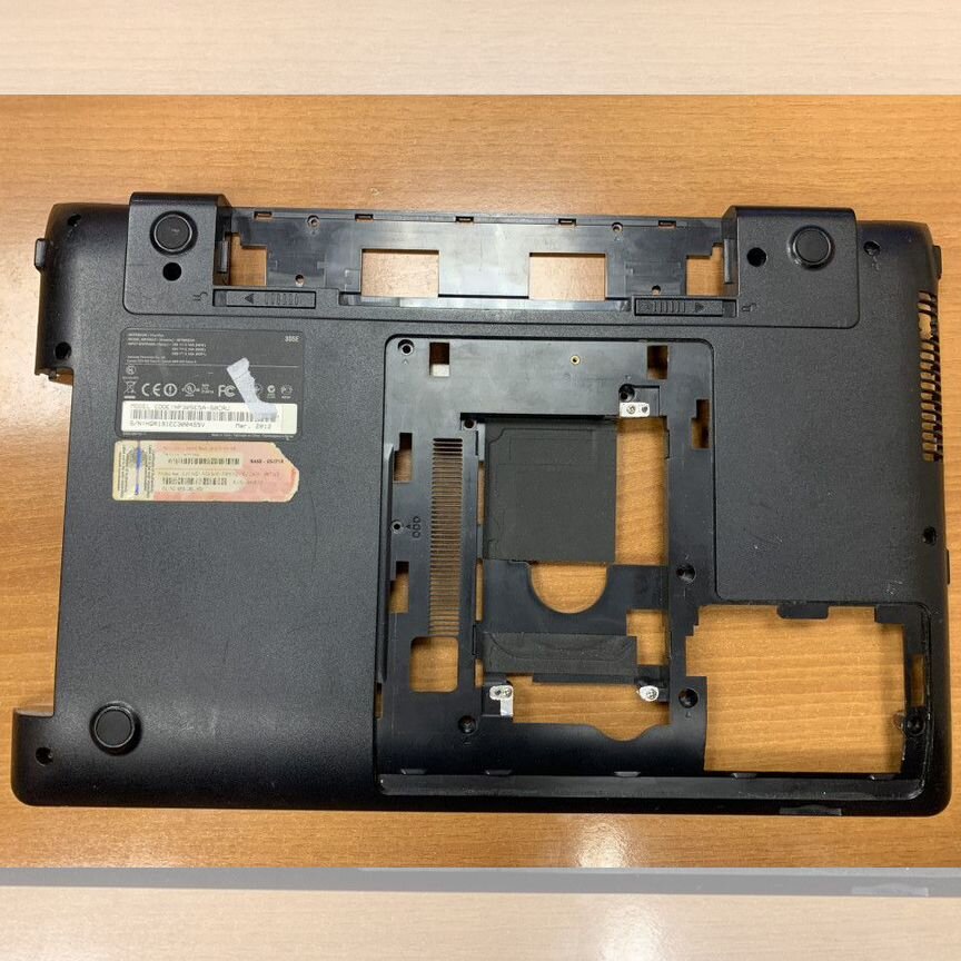 Нижняя часть ноут. Samsung NP305E5A. Отп. в регион