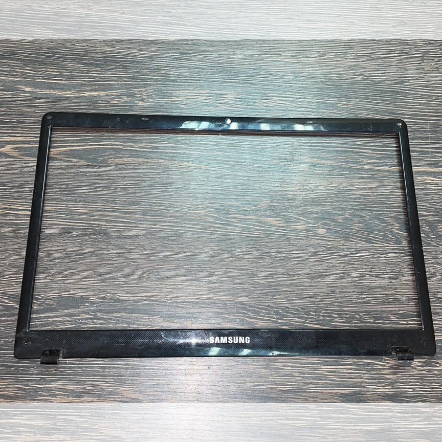 Рамка матрицы (Корпус B ) NP300E5C NP300E5E