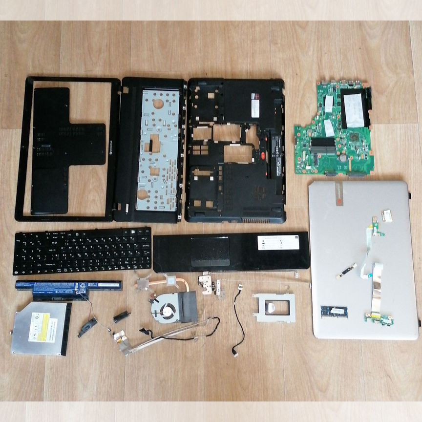 Packard Bell EG70 enle69KB-12504G50Mnsk