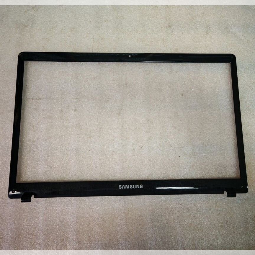 Рамка матрицы ноутбука samsung NP300E7A 17.3
