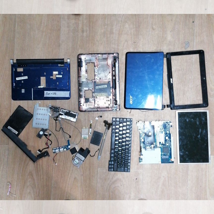 Acer aspire one KAV 10