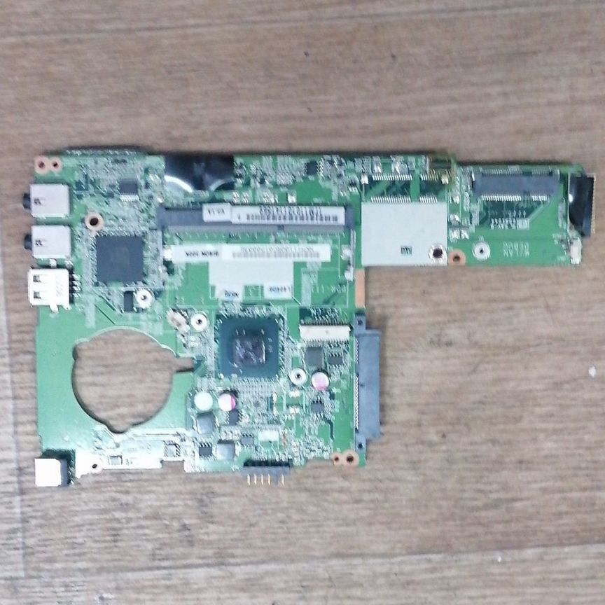 Материнская плата DNS M1110QR atom N570