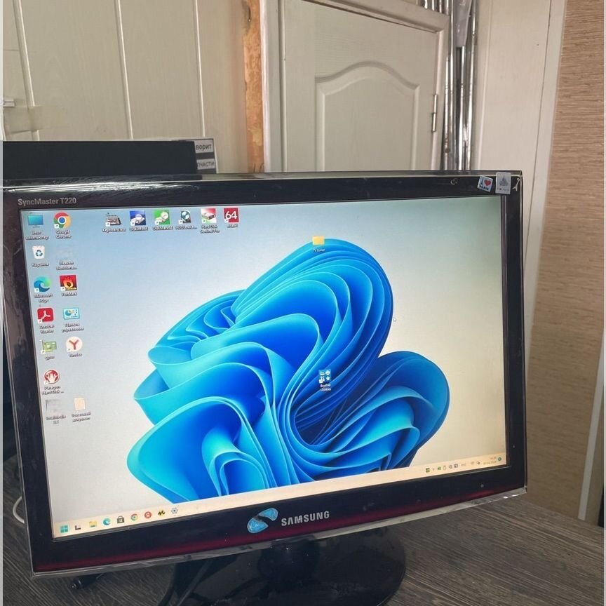 Монитор Samsung t220