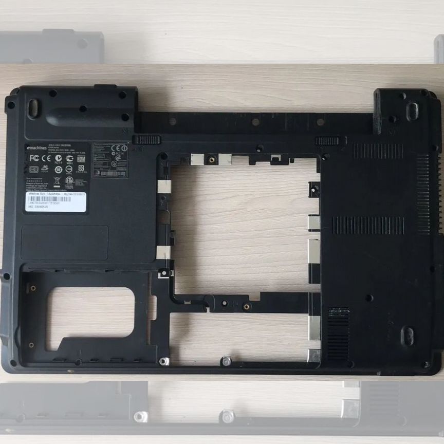 Поддон для ноутбука Emachines E528