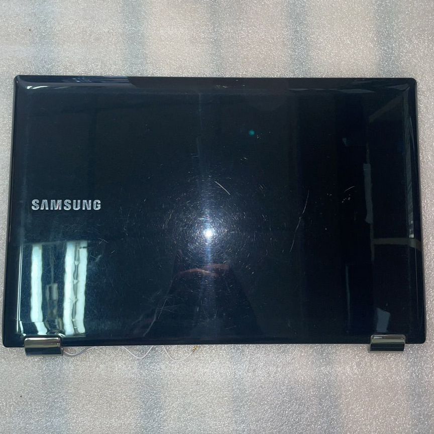 Крышка матрицы samsung np-rc530