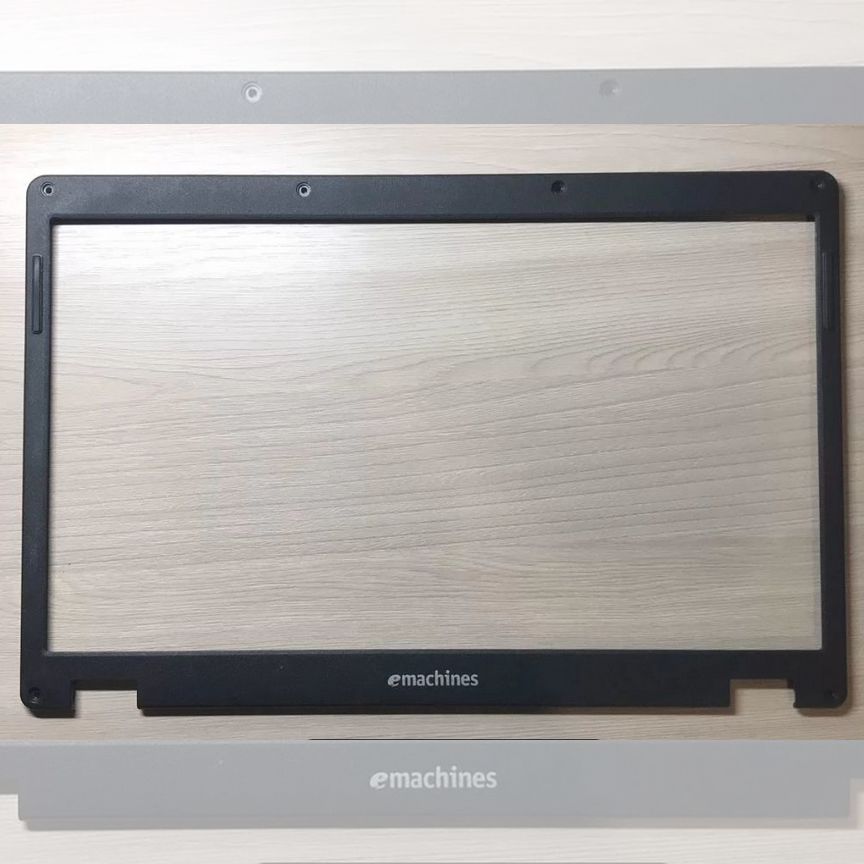 Рамка для нутбука emachines e528