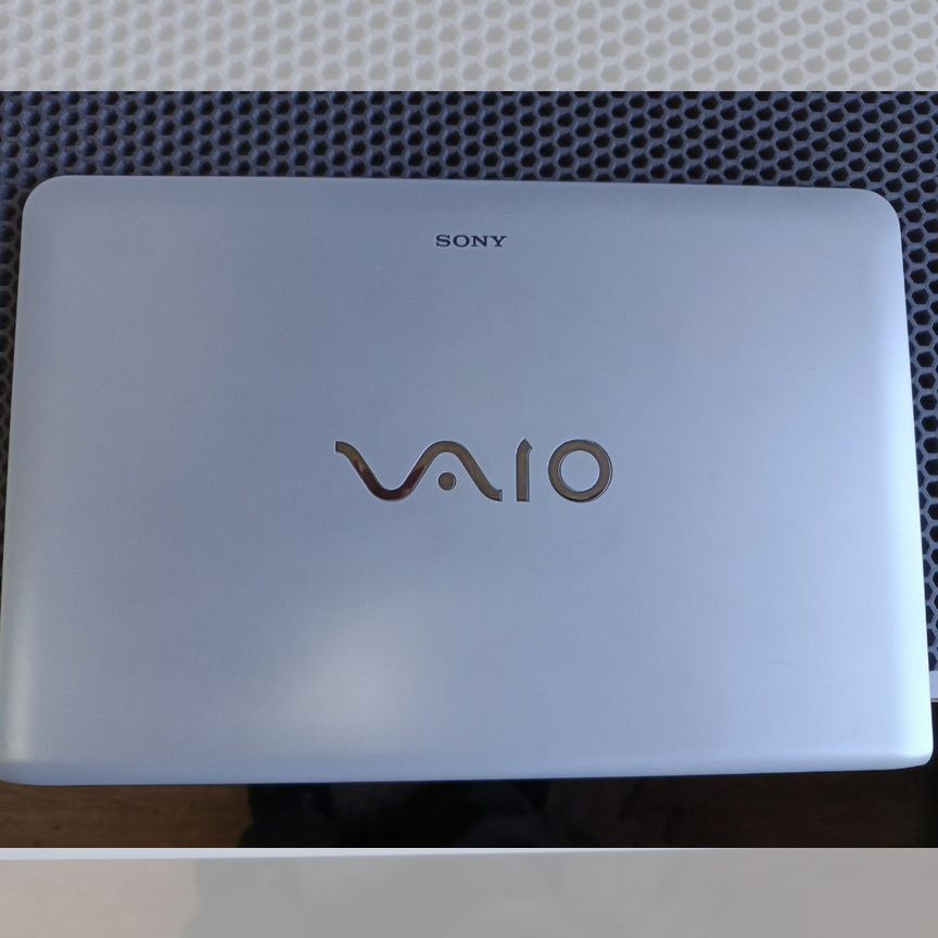 Крышка матрицы Sony SVE151