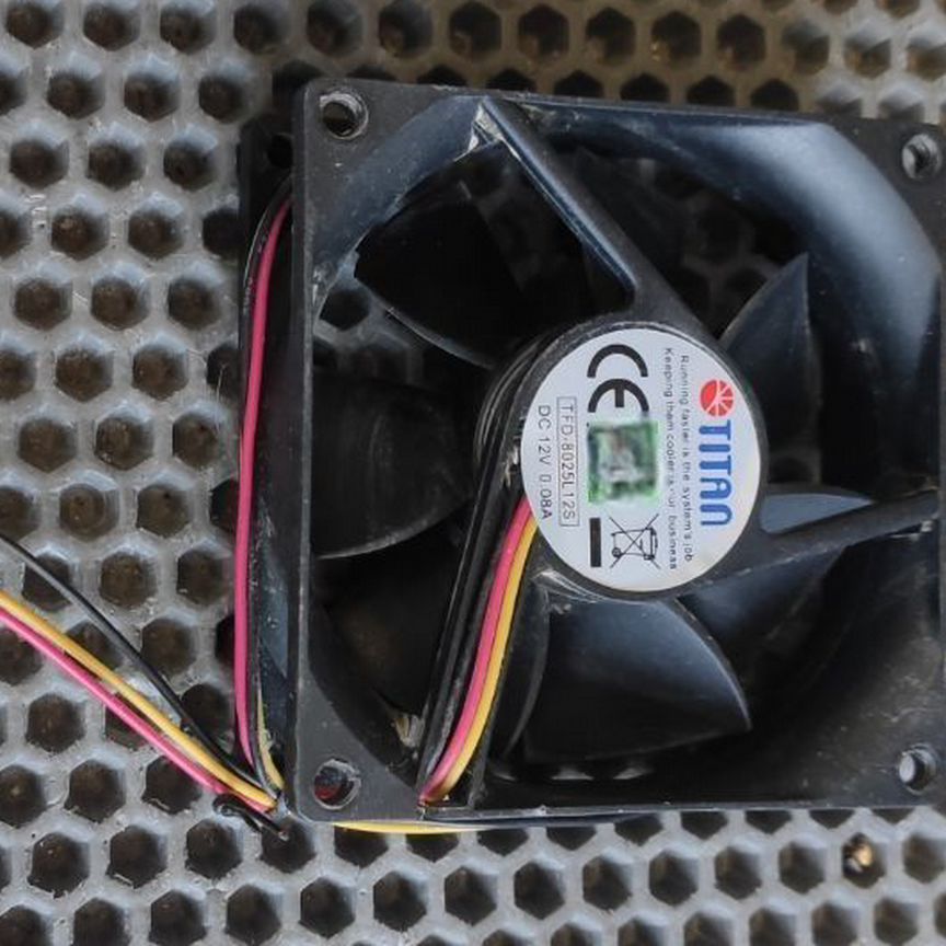 Кулер 80 мм 3 pin Titan