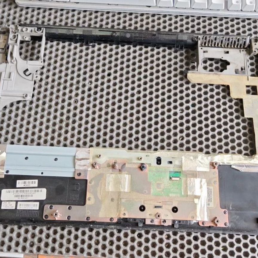 Верхняя часть корпуса ноут. HP DV6-2000