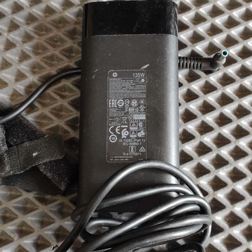 Блок питания HP 135W