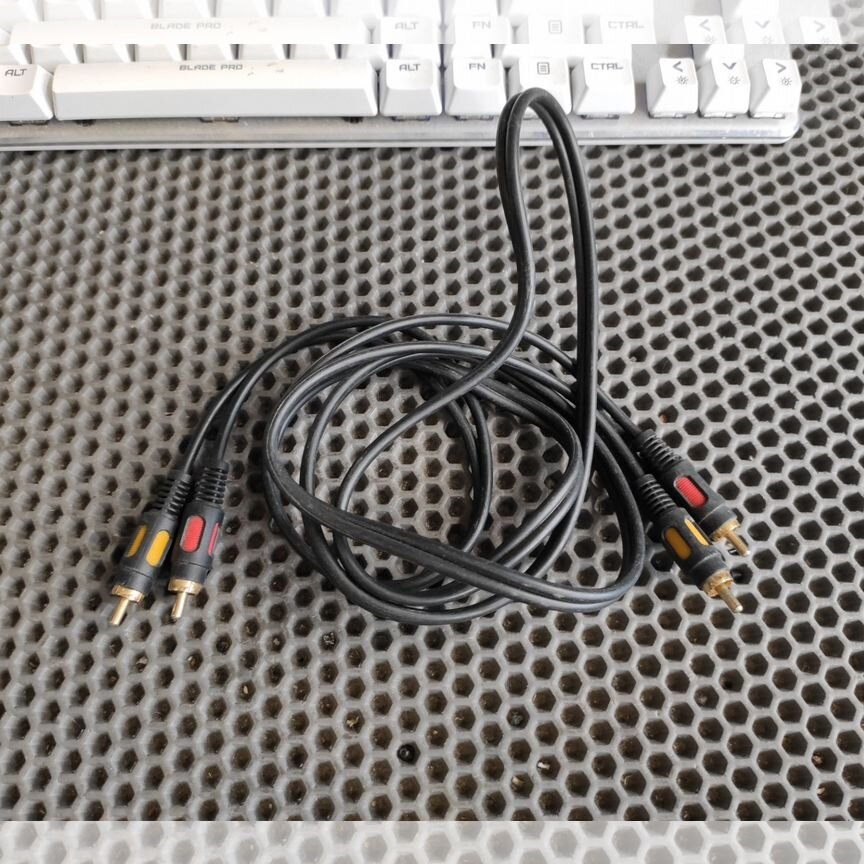 Кабель RCA