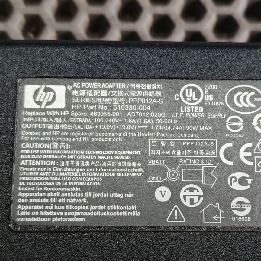 Блок питания HP 19V 4.74a