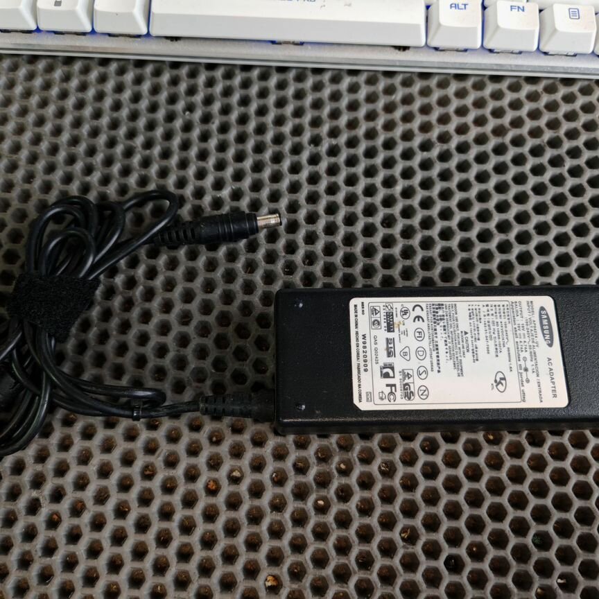 Блок питания Samsung 19v 4.74a