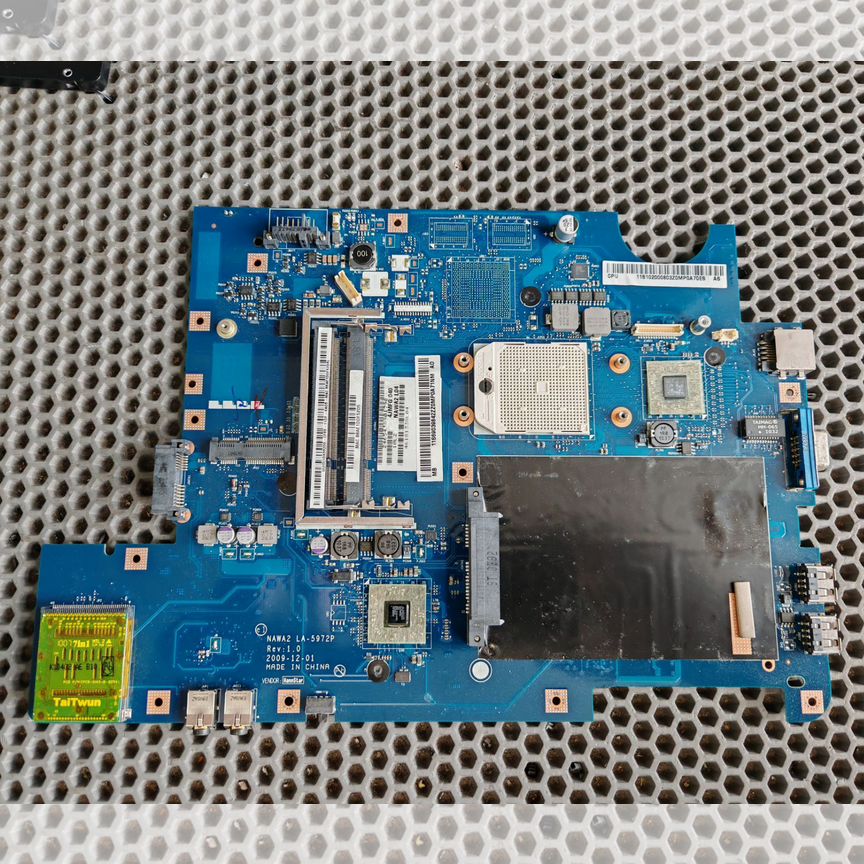 Материнская плата Lenovo G555 LA-5972P
