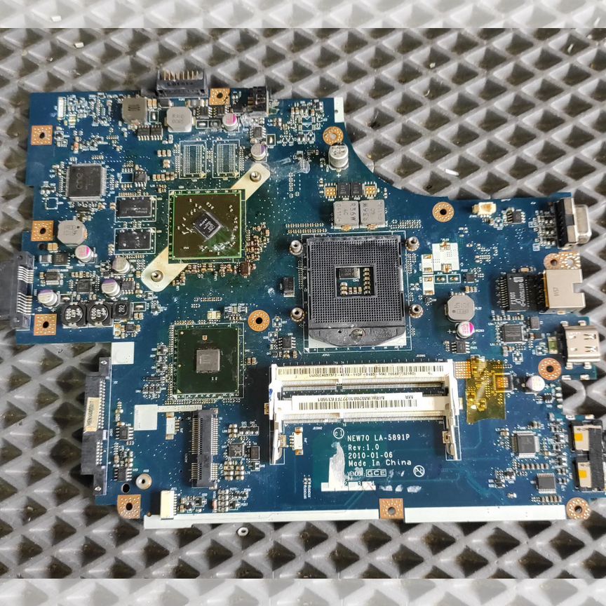 Нерабочая плата new70 la-5891p