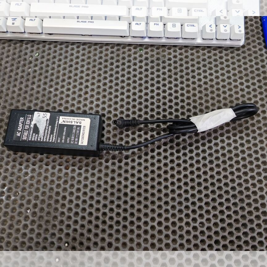Блок питания 19-19.5V