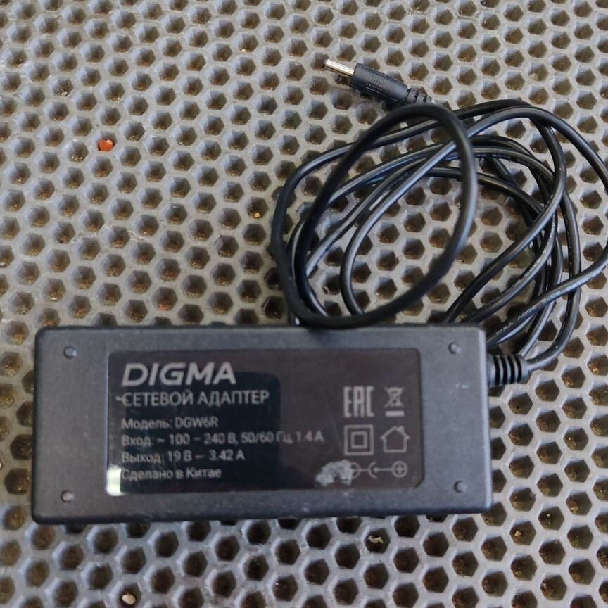 Блок питания для ноутбука Digma 19v 3.42A