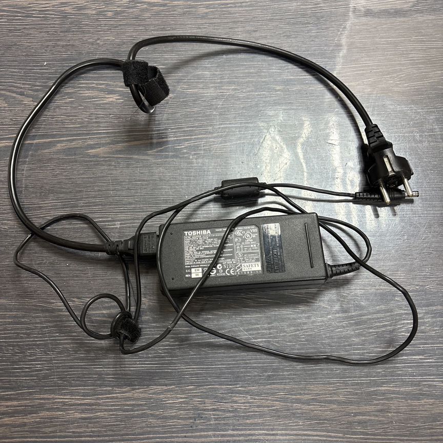 Блок питания Toshiba 19v 4.74a
