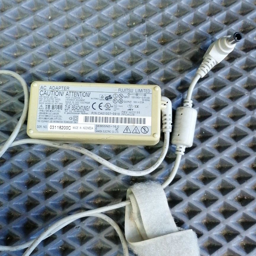 Блок питания fujitsu 16v 2.5a