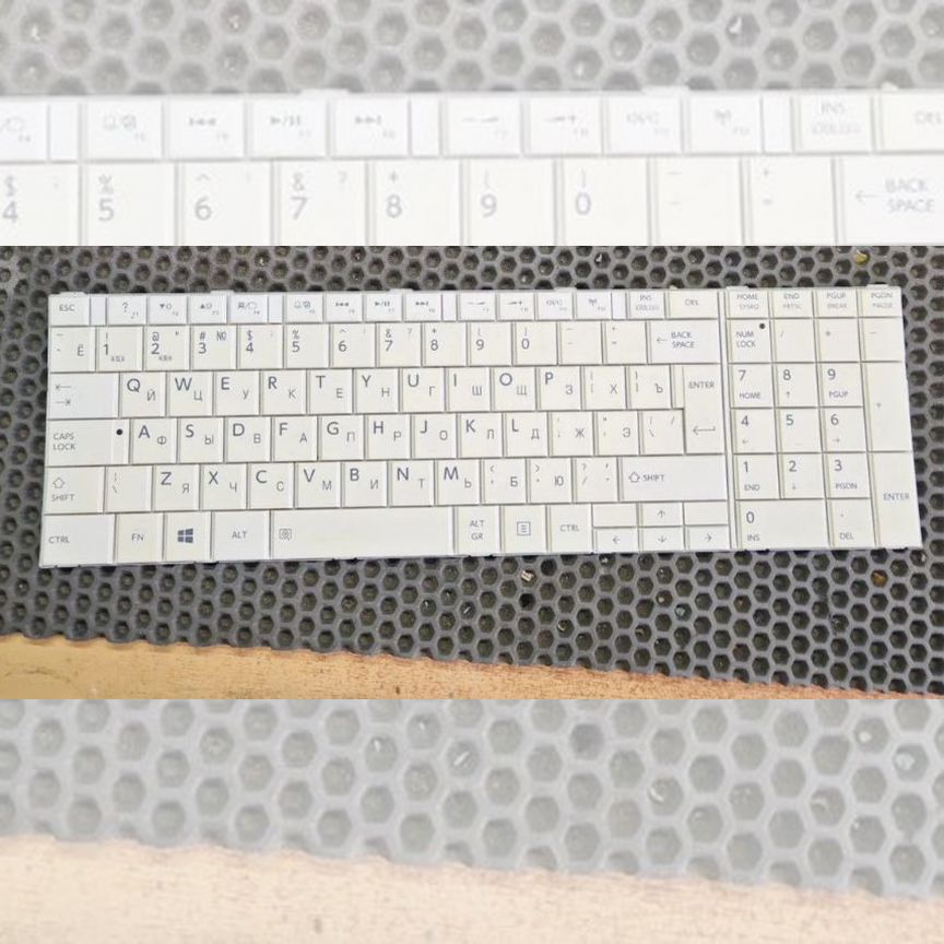 Клавиатура Toshiba C850 C870 белая