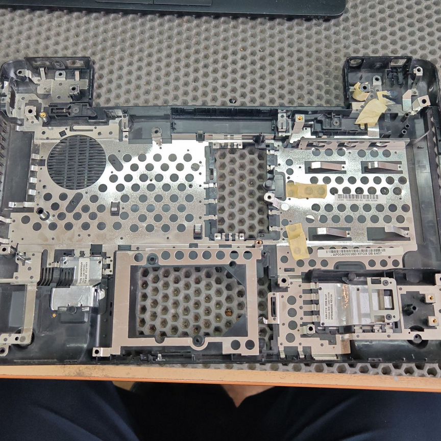 Поддон Toshiba satelite M100-179
