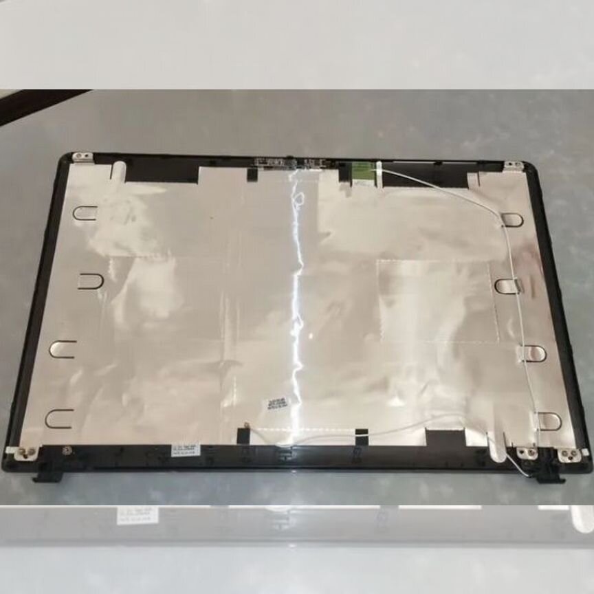 Крышка матрицы Samsung NP300E5C NP300E5X NP310E5C