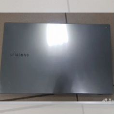 Крышка матрицы от Samsung NP300V5A