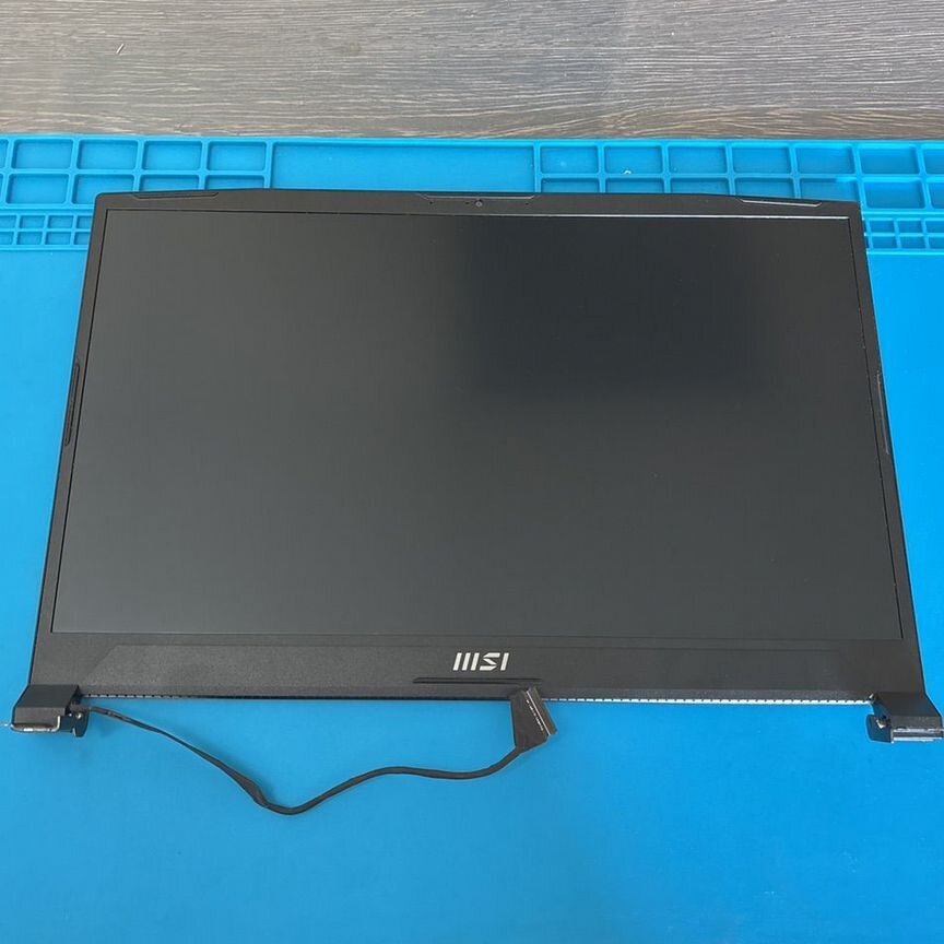Экран всборе msi katana gf76